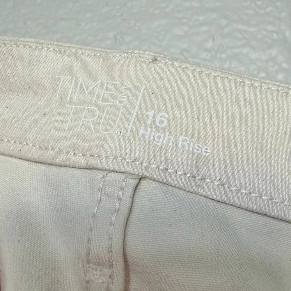 Time and Tru High Rise Cream Wide-Leg Button-Fly Jean Pants - Picture 5 of 14